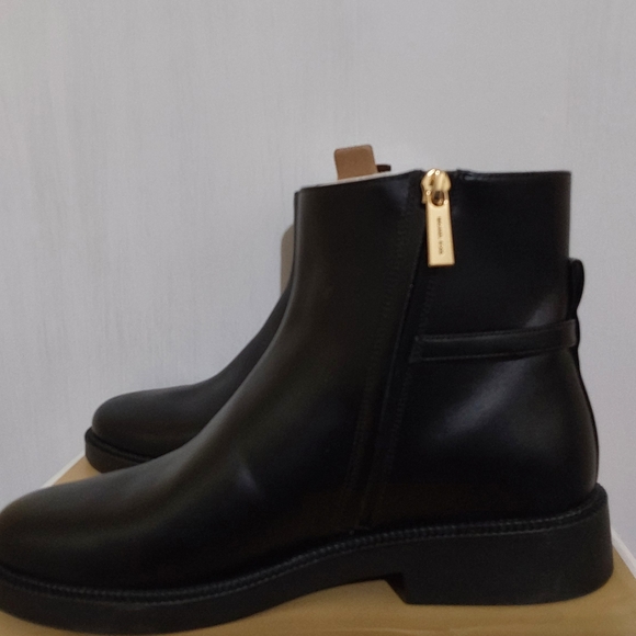 MICHAEL Michael Kors Black Leather Ankle Boots with Gold Zipper Pull - Picture 13 of 13